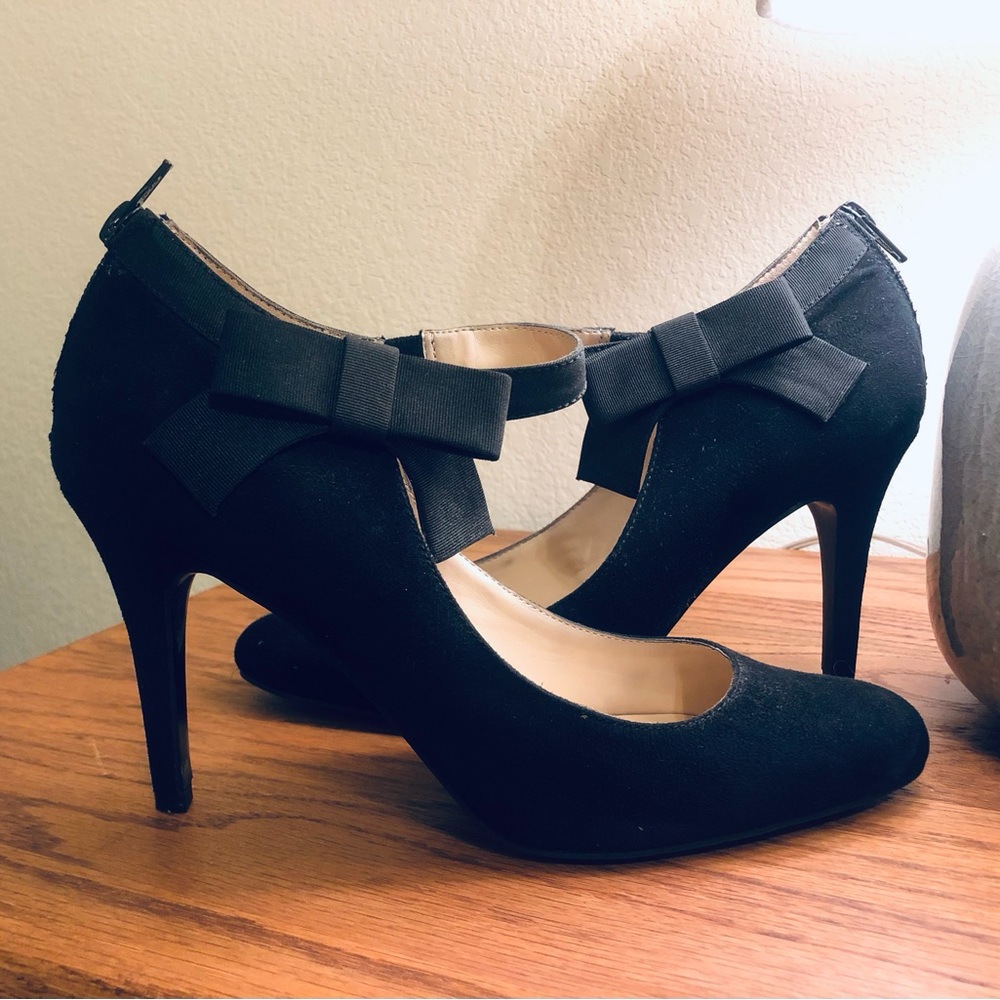 New! Black heeled closed toe heels!